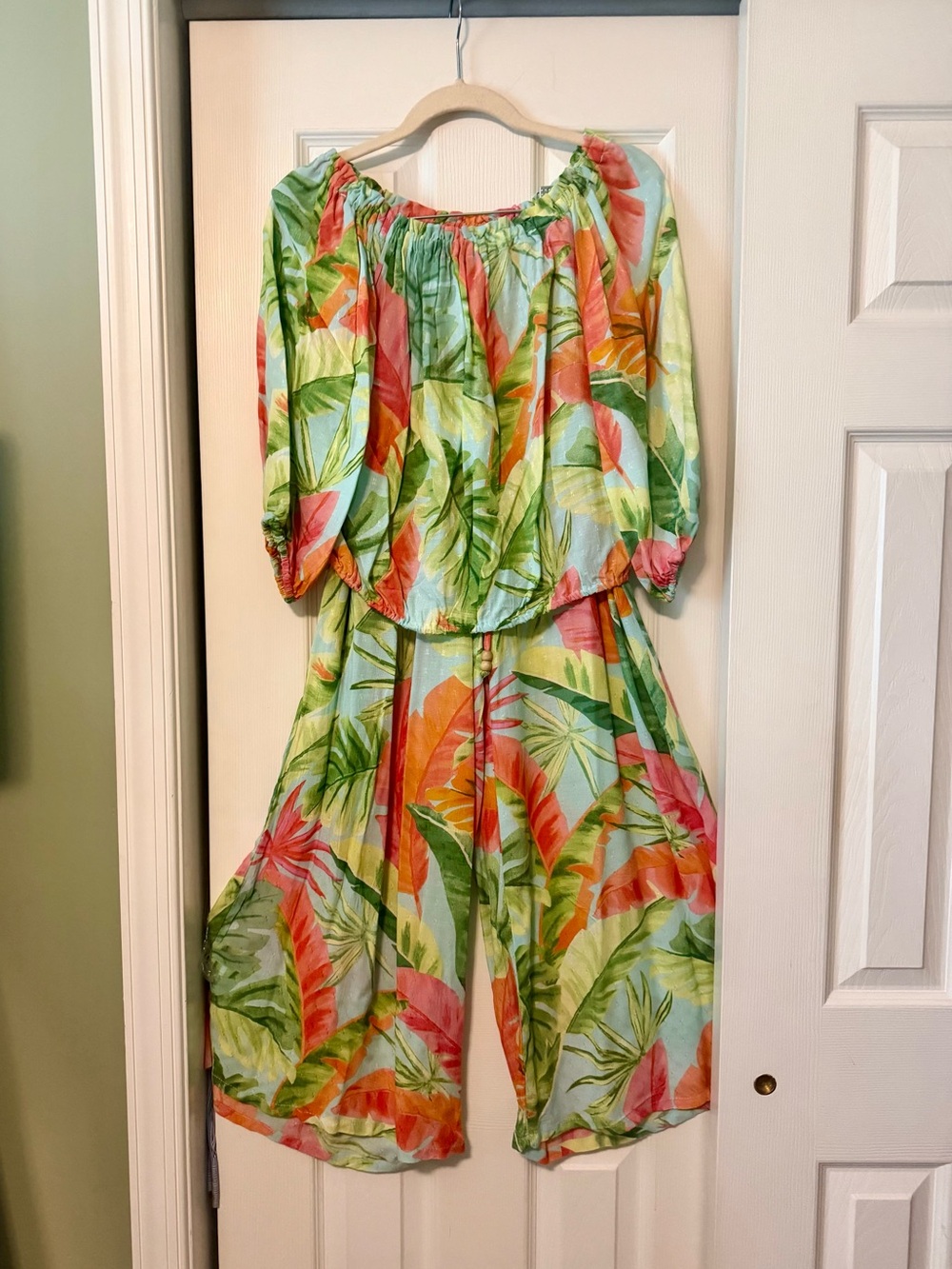 2 piece Tropical Print flowy pants outfit